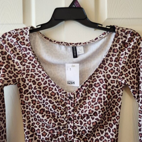 H&M Leopard Print Ruched Mini Dress With Long Sleeves Size M - Picture 2 of 9